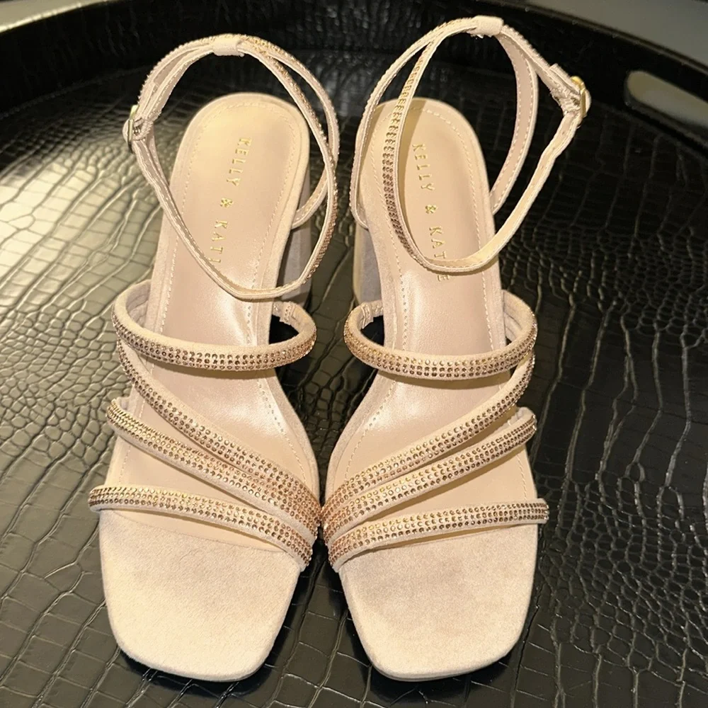 Kelly & Katie Cadene Sandals - Picture 6 of 10